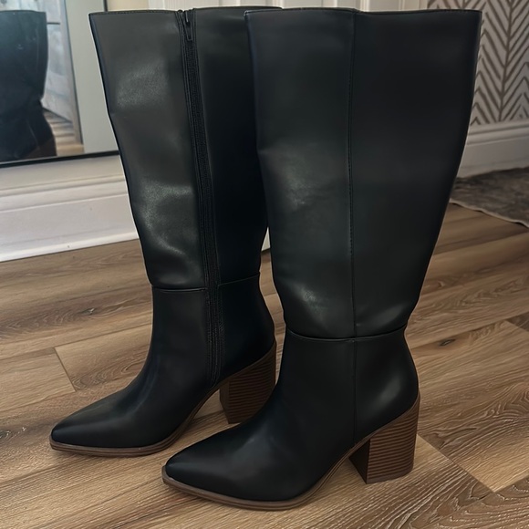 New black knee high pointed boots - Picture 6 of 8